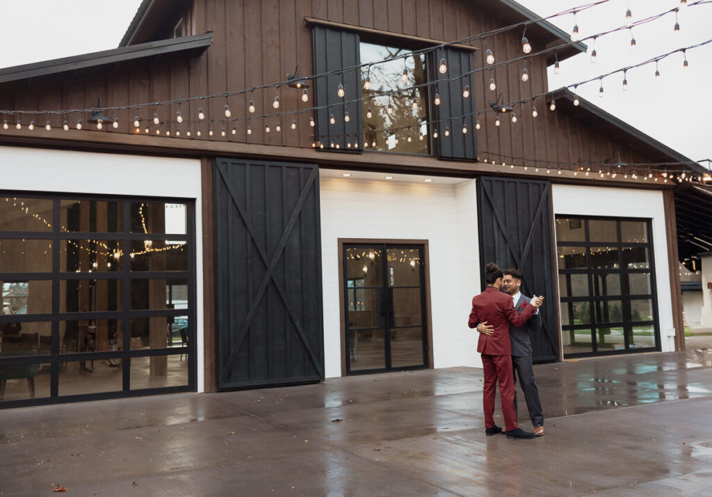 Modern Farmhouse Wedding Venue in Oregon