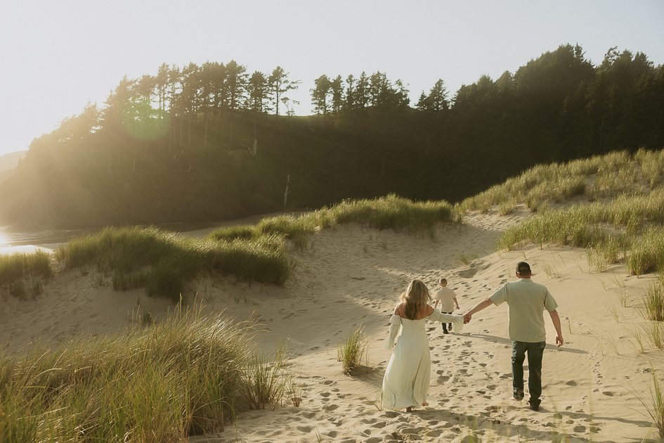 Family photoshoot at Chapman Beach on the Oregon Coast.