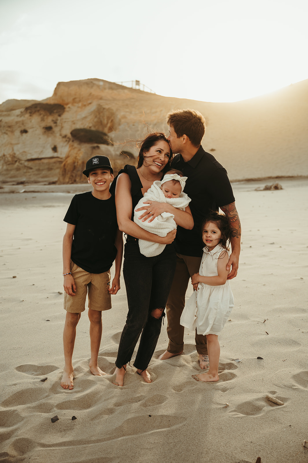Family photoshoot at Cape Kiwanda on the Oregon Coast