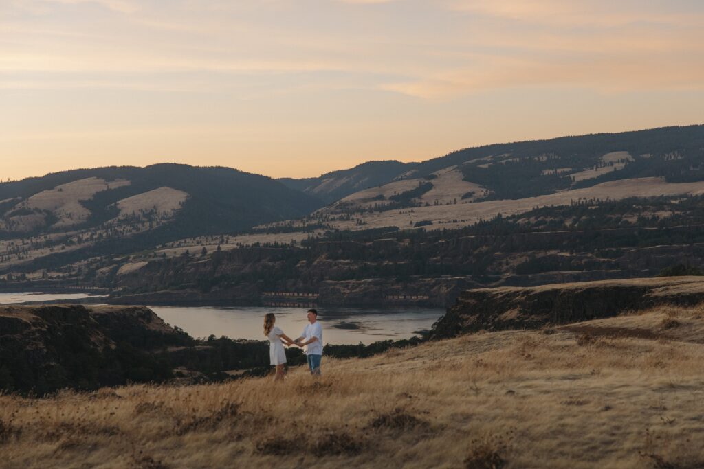 Oregon engagement photos in the Columbia River Gorge