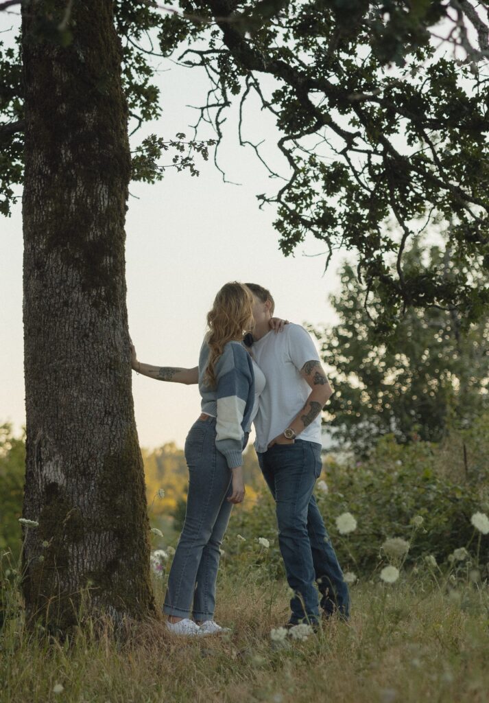 engagement photos taken along the Columbia River in the Gorge