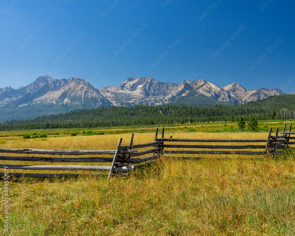Top elopement location in the Sawtooth Mountain range in Idaho
